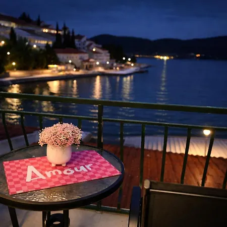 Solmare * Neum